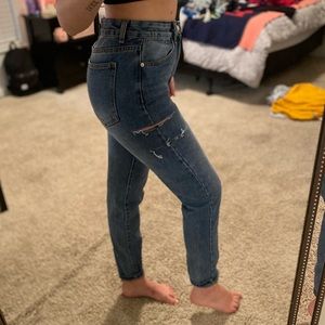 NEVER WORN - High waisted mom jeans